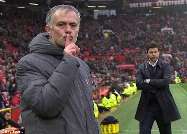 45C6D3BC00000578-0-Mourinho_put_a_finger_to_his_lips_and_hushed_his_critics_after_M-a-8_1509357410370.jpg.72cb8fd54dc4e8ba7b17e922882dde1b.jpg